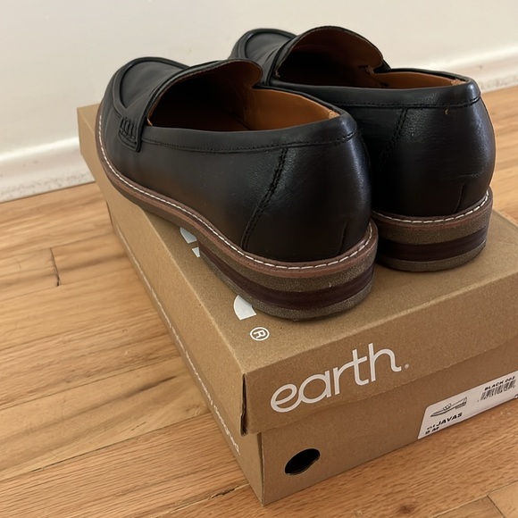 NWOT Earth Java Black Leather Loafers Size 9m - Picture 4 of 9